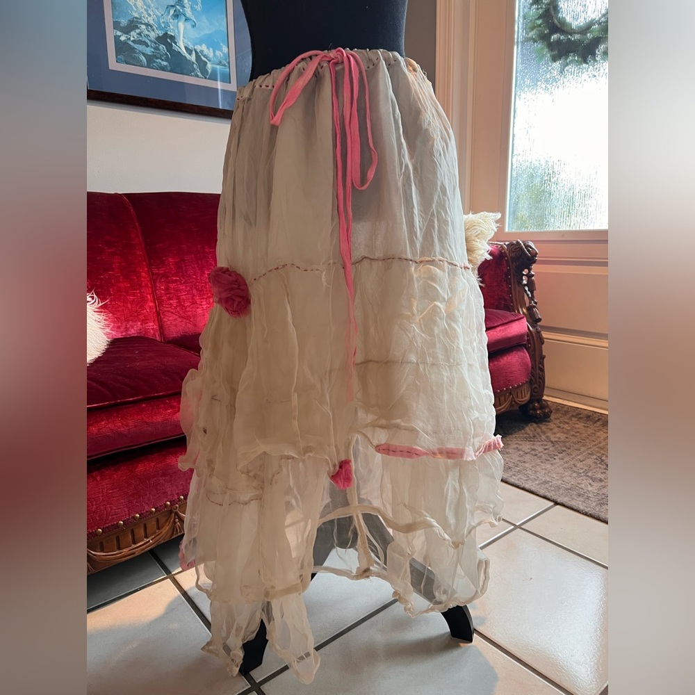 Magnolia Pearl cotton organdy Lucca skirt. Brand new with the tag never worn 🩷